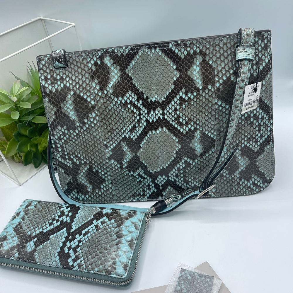 Authentic Gucci Limited Addition - image 4